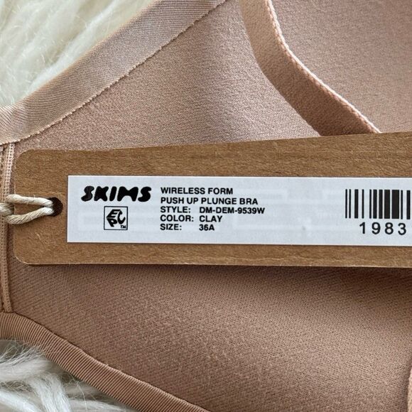 Skims Wireless Form Push Up Plunge Bra Clay Size 36A - Picture 8 of 8